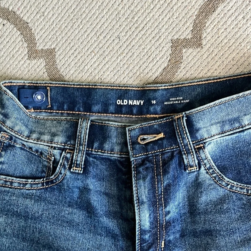 Old navy high-rise sky high adjustable waist Frayed-Hem blue jean shorts